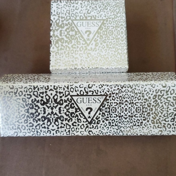 Guess Jewerly - Picture 7 of 7